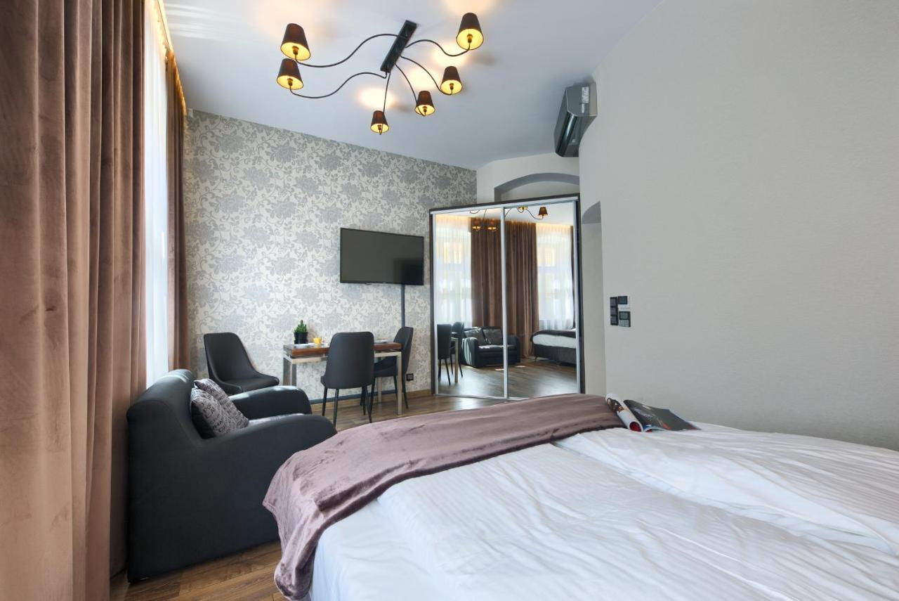 Aparthotel New Lux Wroclaw Exterior photo