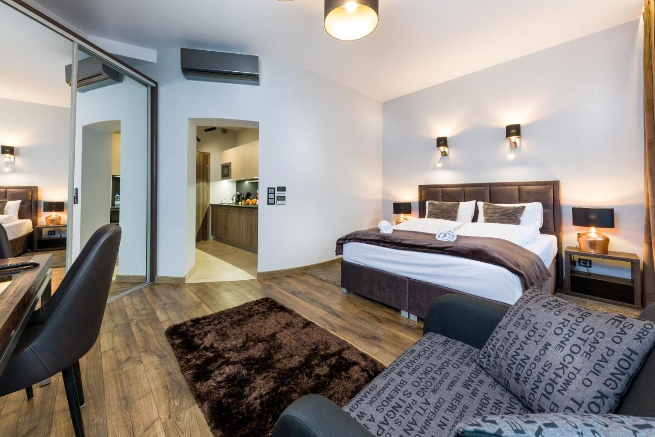 Aparthotel New Lux Wroclaw Exterior photo