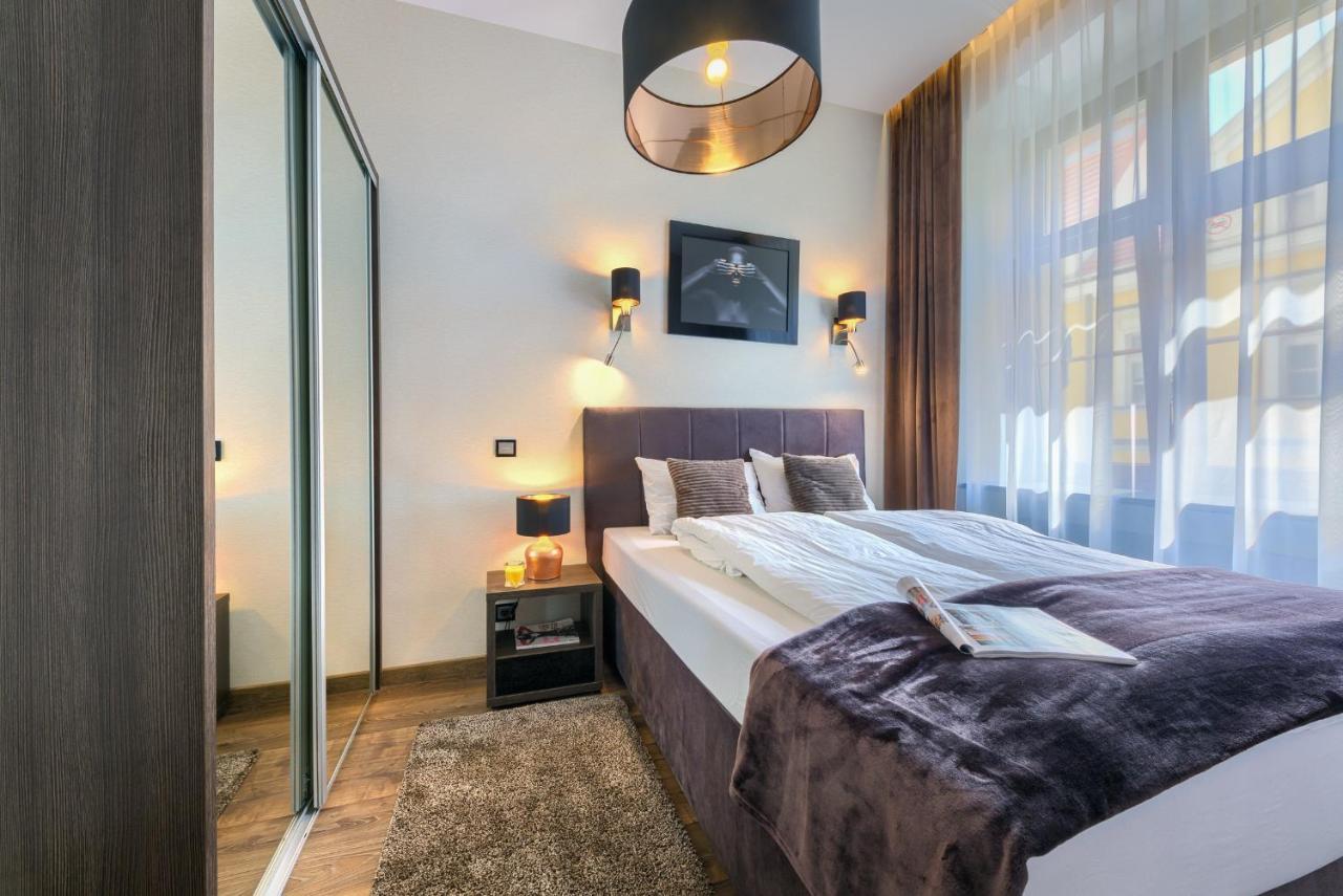 Aparthotel New Lux Wroclaw Exterior photo