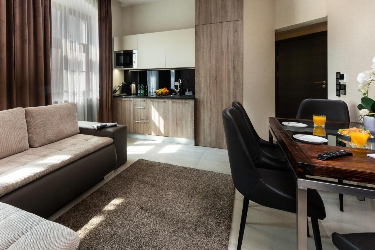 Aparthotel New Lux Wroclaw Exterior photo