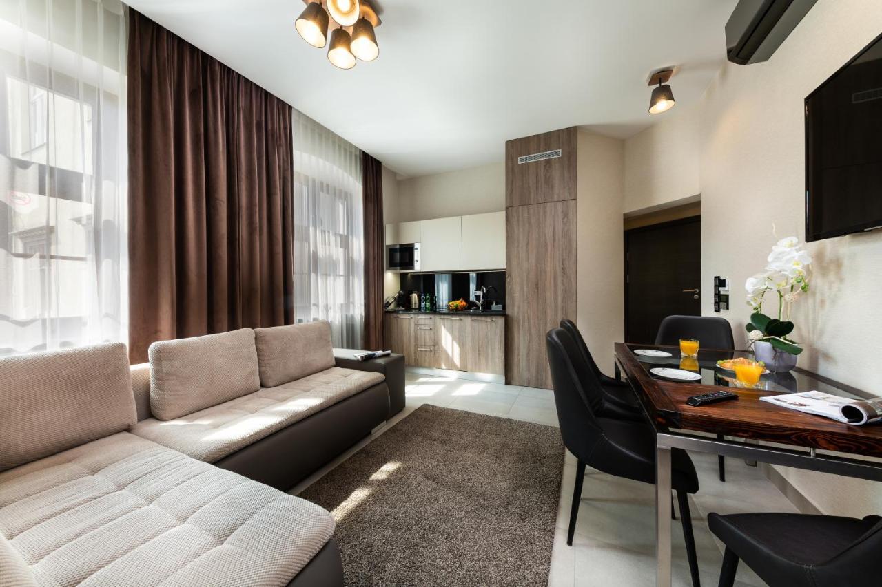 Aparthotel New Lux Wroclaw Exterior photo
