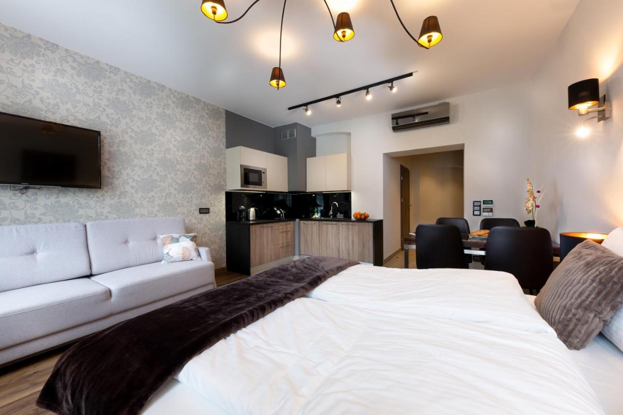Aparthotel New Lux Wroclaw Exterior photo