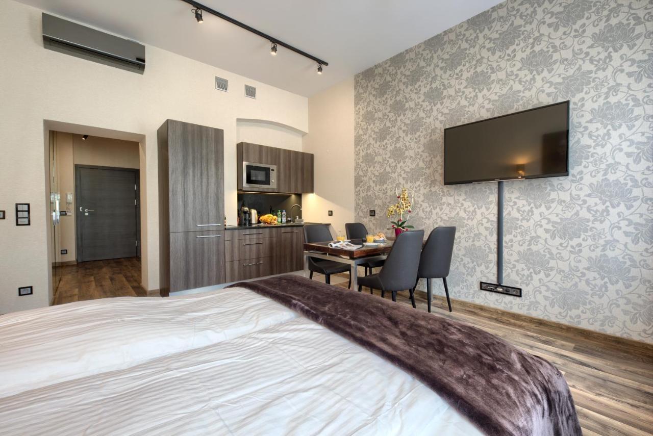 Aparthotel New Lux Wroclaw Exterior photo